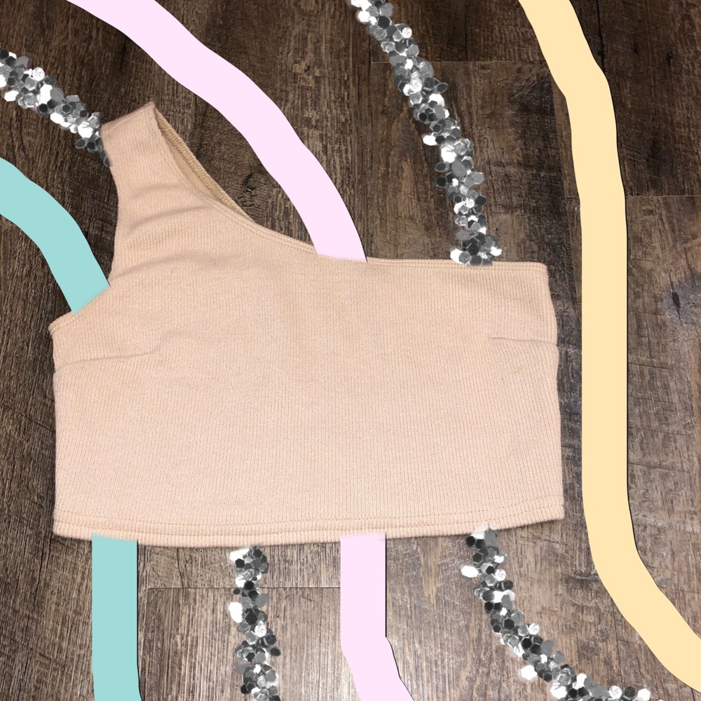 ☆ Cream crop top ☆